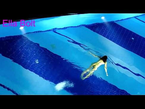 ❤️ I can't stop watching, young blonde caught swimming nude in ELLA BOLT resort pool ❤️❌  Sex at en-us.novoporn-com.ru ﹏